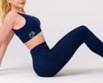 Granatowy damski zestaw sportowy legginsy i stanik