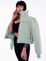 Geacă sport de iarnă cu croială modernă, buzunare laterale cu fermoar, manșetă la mâneci și broderie