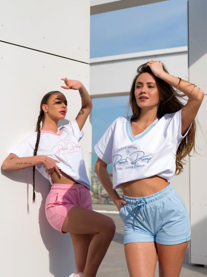 Tricou alb și roz pentru femei, cu decolteu în V și broderie