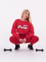 Ženska sportska skraćena majica u crvenoj boji s modernim 3D vezom Peach Pump