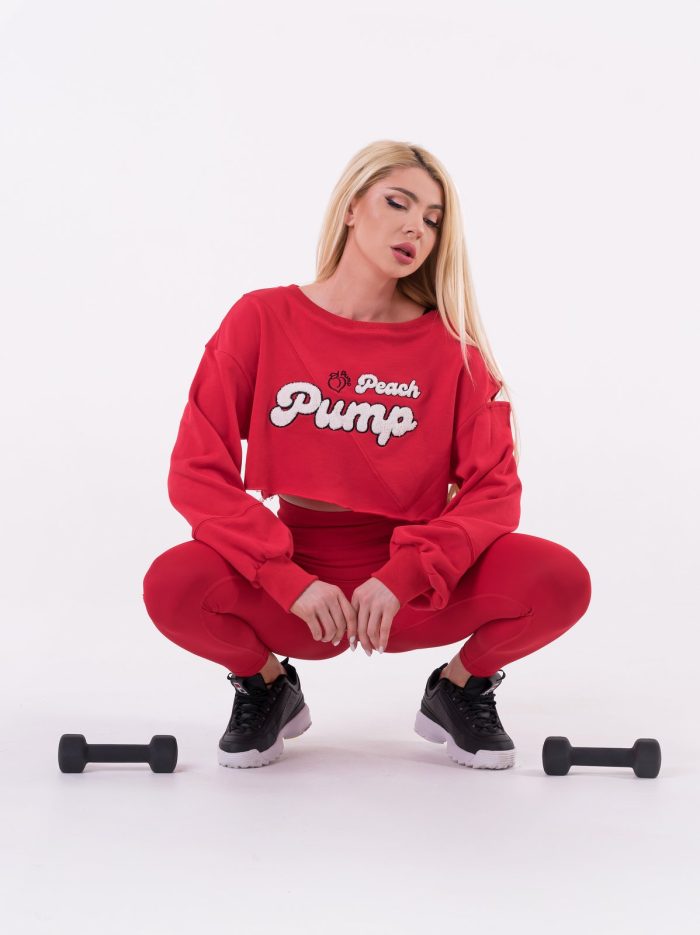 Ženska sportska skraćena majica u crvenoj boji s modernim 3D vezom Peach Pump