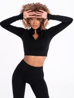 Bluză Crop -Top sport neagră, mulată, cu fermoar
