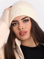 Béžová zimná čiapka s výšivkou vpredu Peach Pump