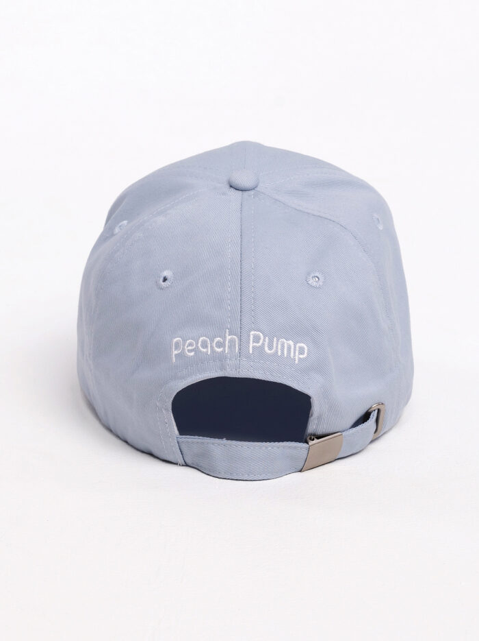 Modrošedá čepice s kšiltem a vyšitým logem Peach Pump vzadu