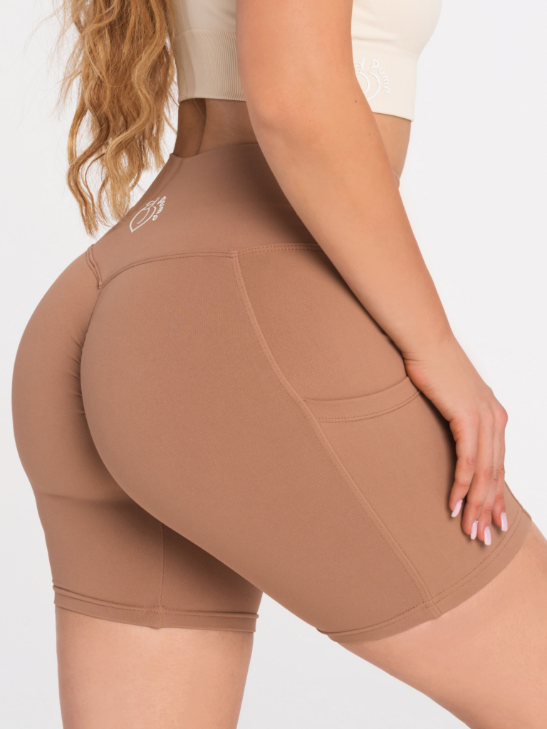 Krótkie legginsy z kieszeniami w kolorze moka z efektem modelującym