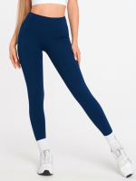 Sportos, sötétkék női leggings rugalmas anyagból, közepes derékrésszel és puha belső béléssel