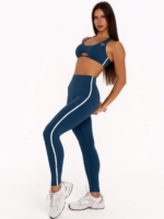 Ciemnoniebieskie sportowe legginsy z wysokim stanem, zapewniające stabilność i wygodę podczas treningu.