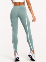 Dámske zelené bezšvové legíny Peach Pump s tvarujúcimi pruhmi a efektom Invisible Scrunch.